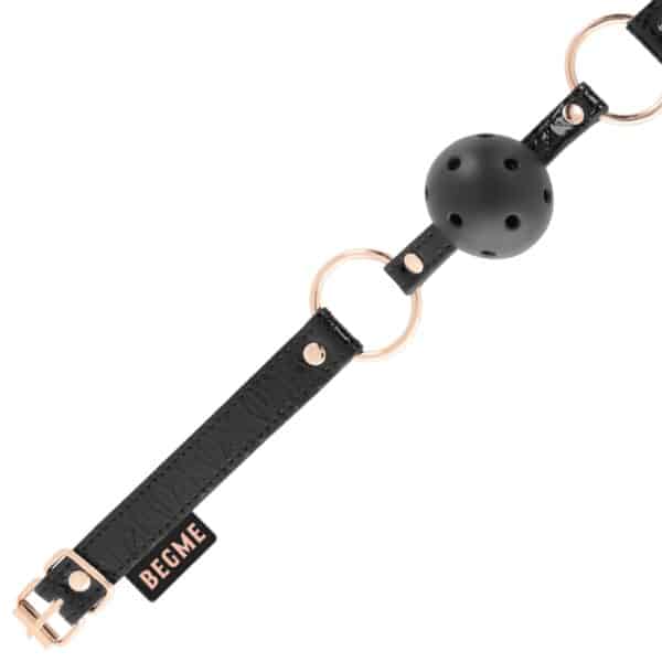 BÂILLON BDSM À BOULE À TROU NOIR EN CUIR VEGAN Baillons & Gag 26 € sur AnVy.fr, le loveshop engagé