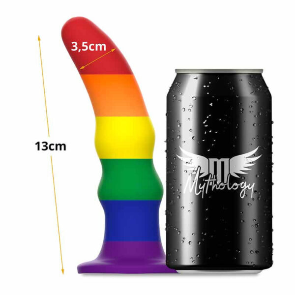 PETIT DILDO COULEURS LGBTQIA+ - MYTHOLOGY Dildo classiques 37 € sur AnVy.fr, le loveshop engagé